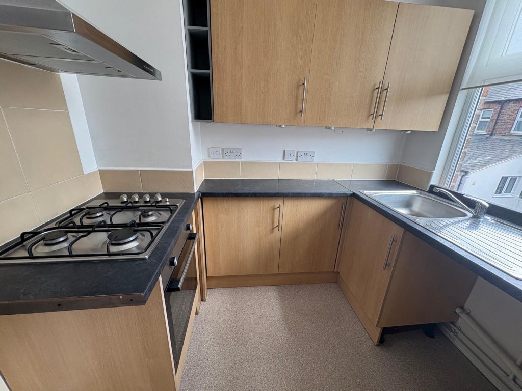 Flat Courtland Road in Liverpool