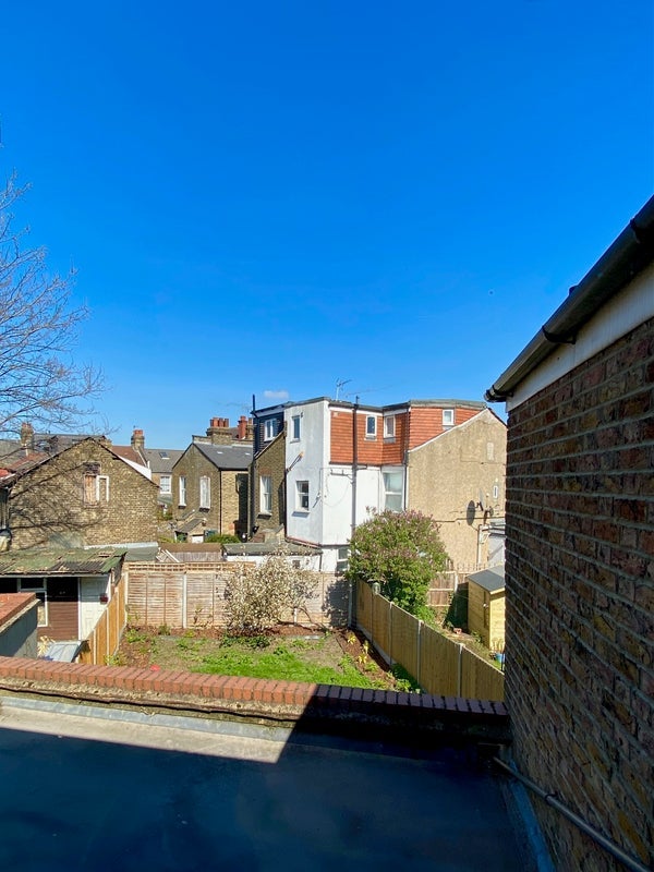 Room Brampton Road in Greater London