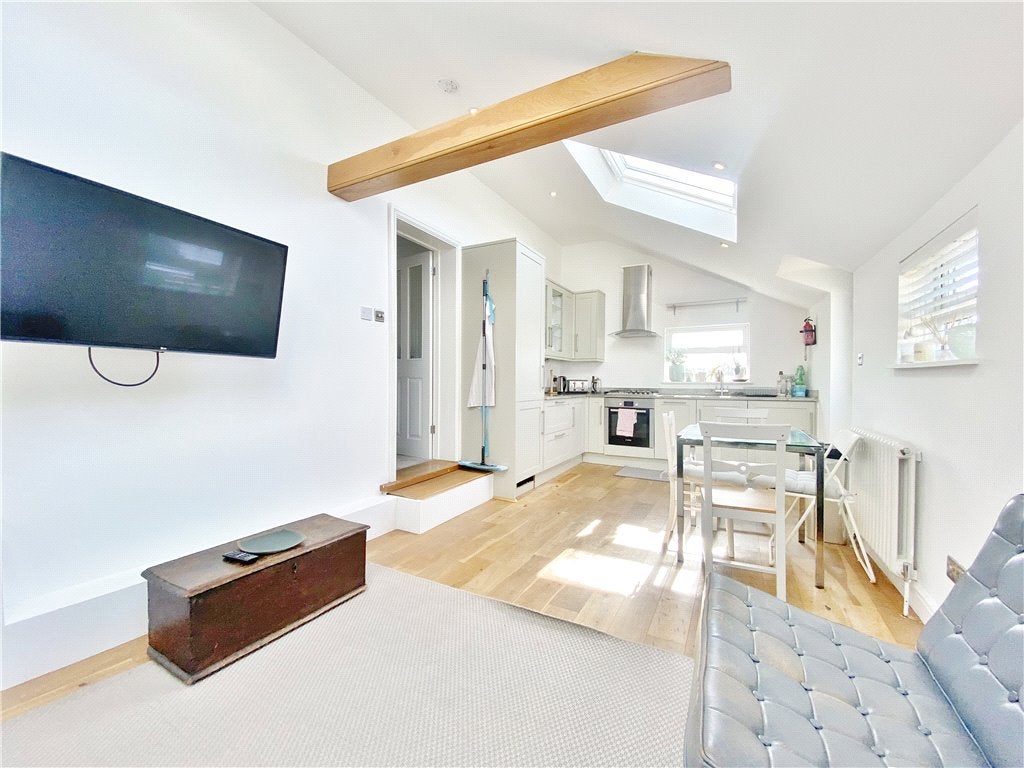 Flat Nelson Road in Greater London