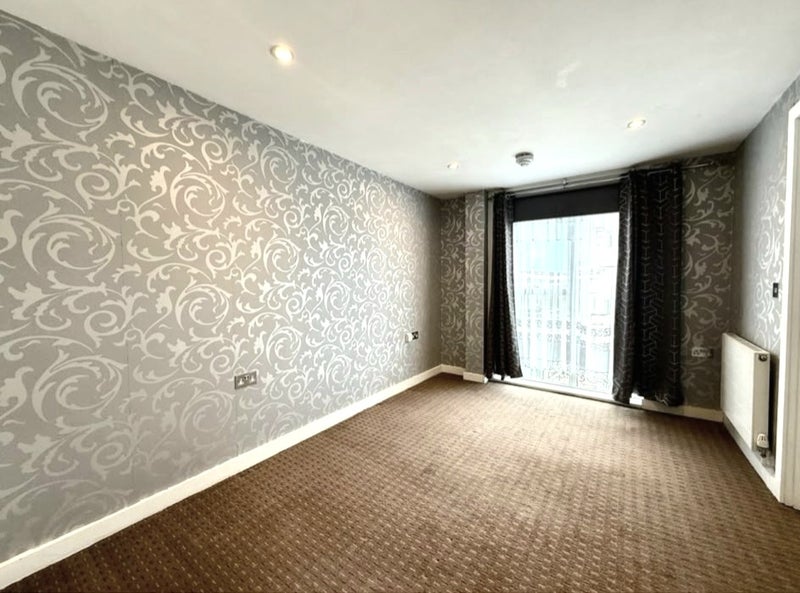 Room Dukes Way in Greater London