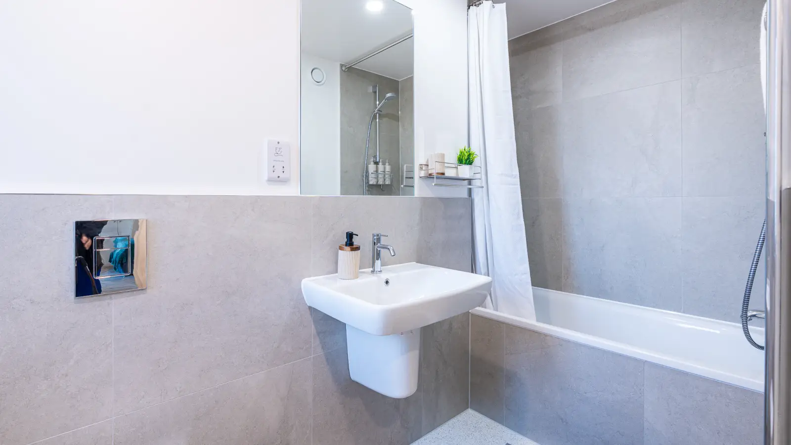 Flat Chadd Green in Greater London