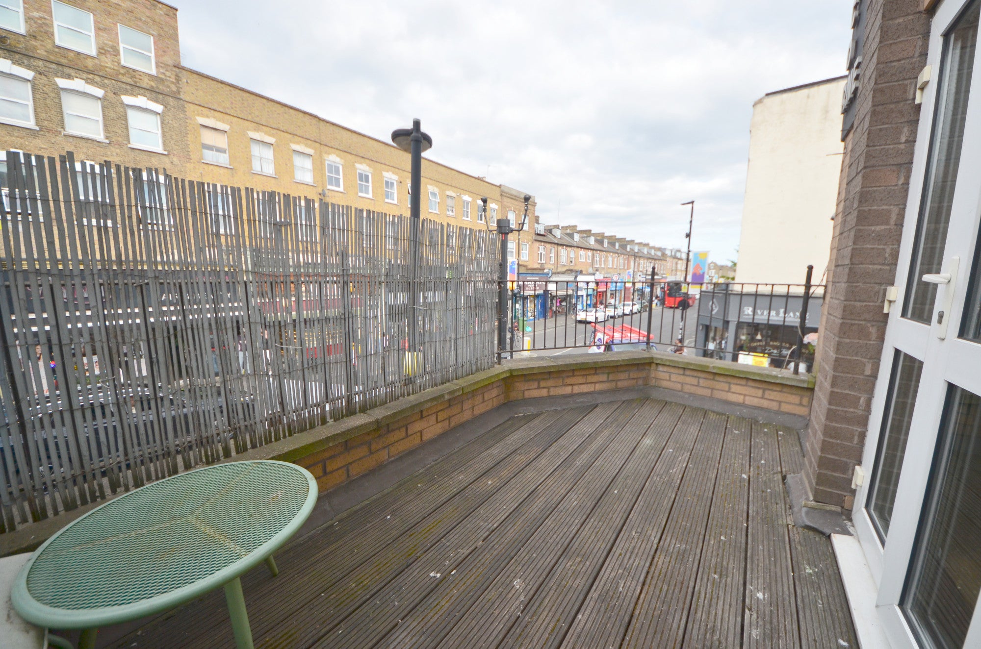 Flat Blackstock Road in Greater London