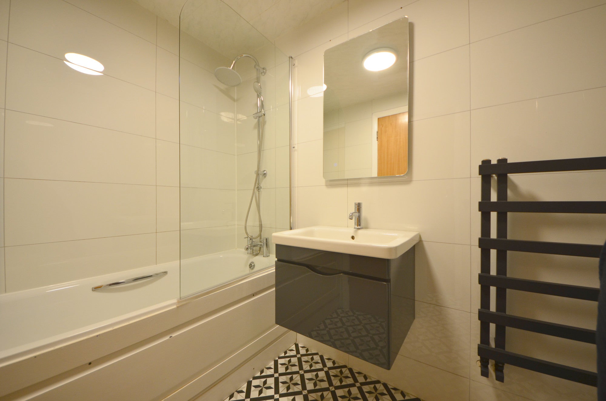 Flat Blackstock Road in Greater London