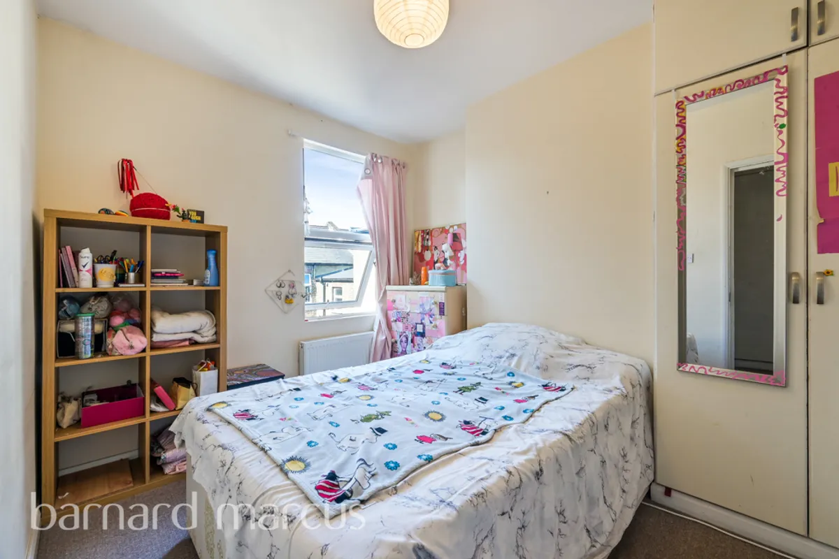 House Hereward Road in Greater London