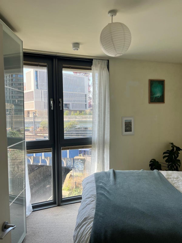 Room Warton Road in Greater London