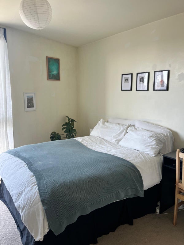Room Warton Road in Greater London