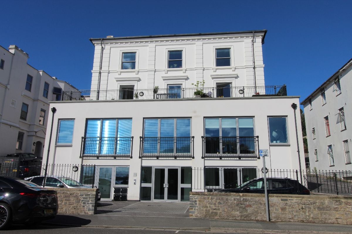 Flat Birnbeck Road in Weston-super-Mare