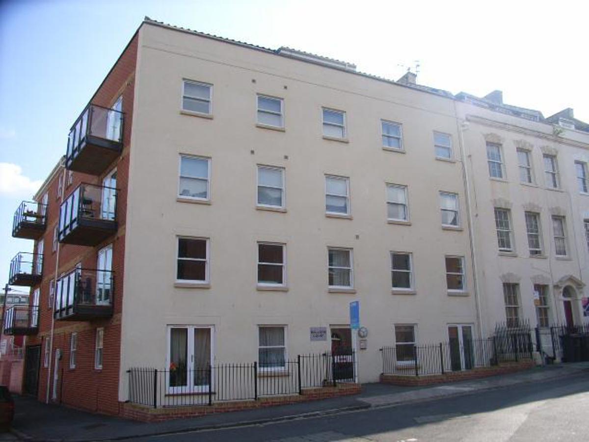 Flat Cave Street in Bristol