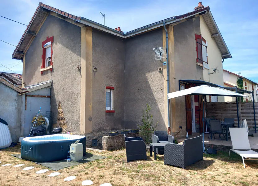 House Rue de Honfleur in Montceau-les-Mines