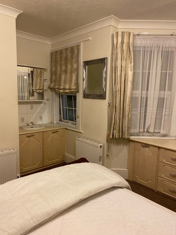 Room Chingford Road in Greater London