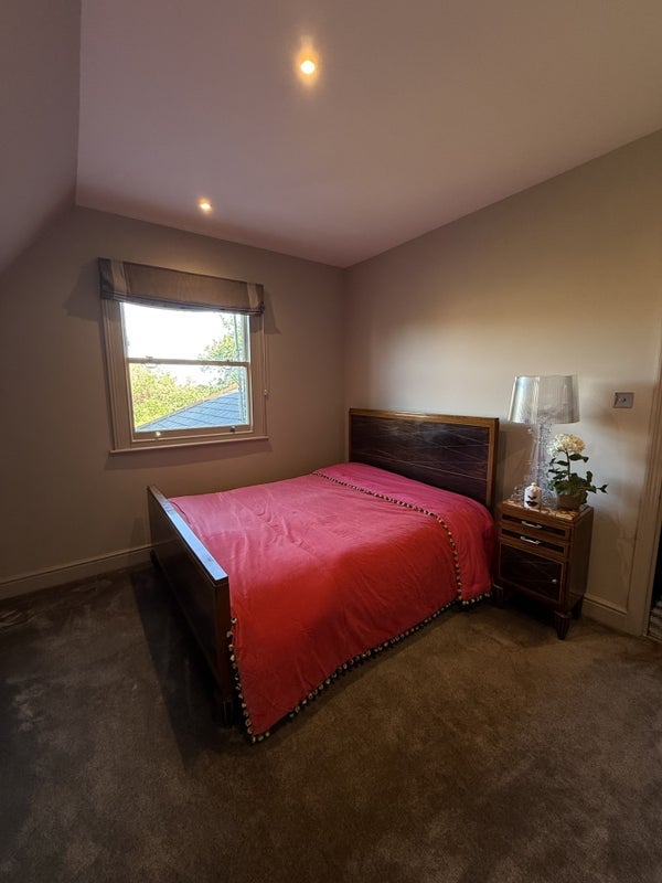 Room Twyford Avenue in Greater London
