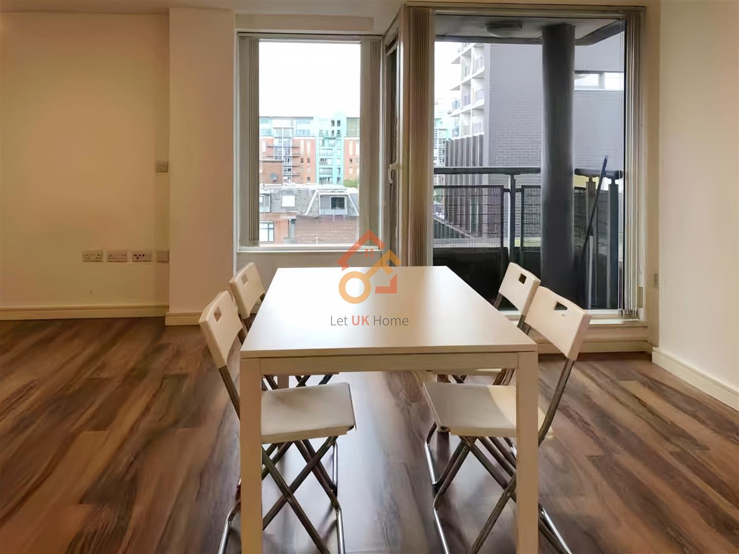 Flat Lower Ormond Street in Manchester