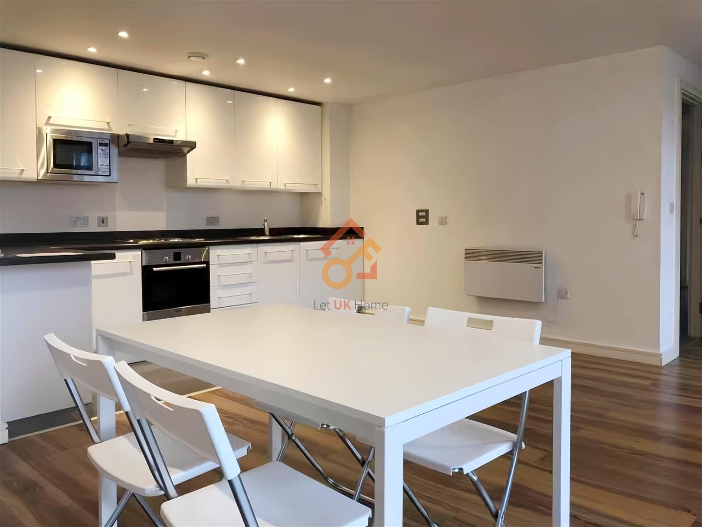 Flat Lower Ormond Street in Manchester