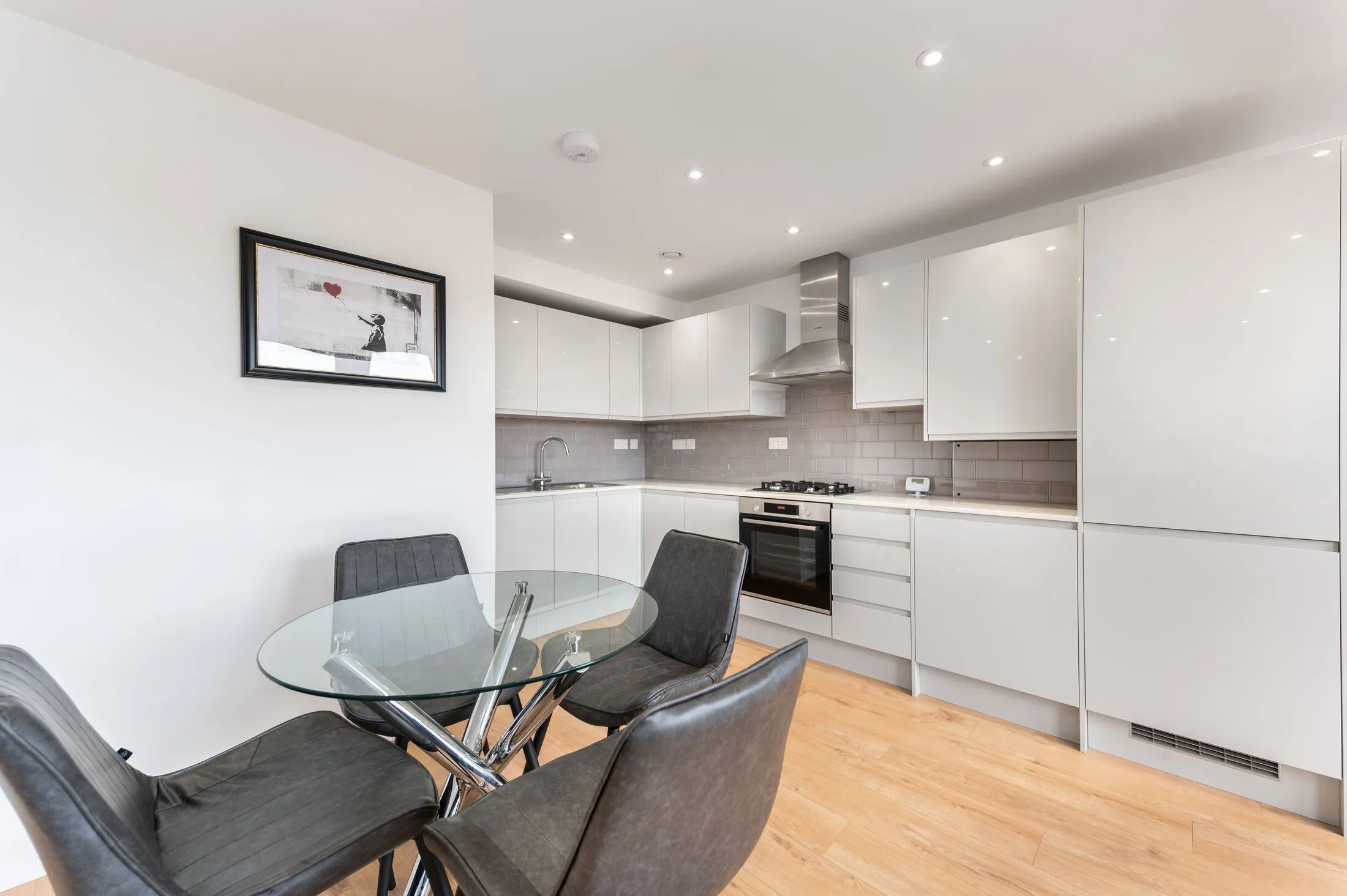 Flat Ithell Court in Greater London
