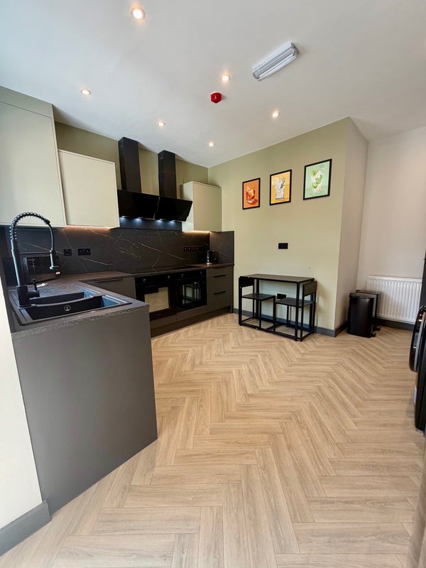 Room Chandos Street in Gedling