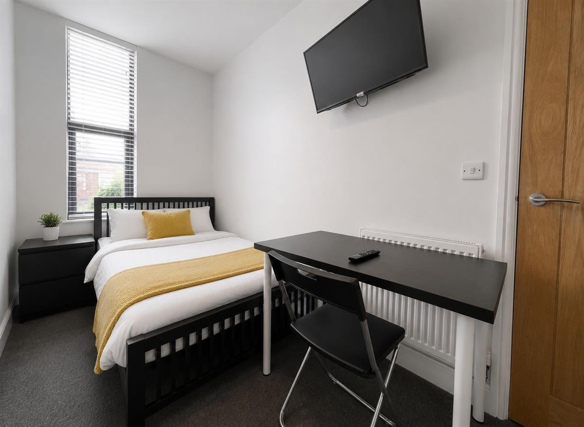 Flat Millicent Road in Nottingham