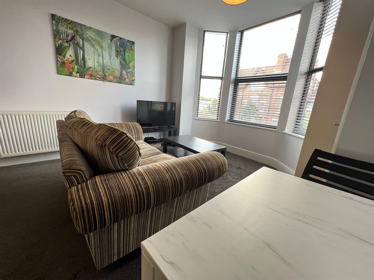 Flat Millicent Road in Nottingham