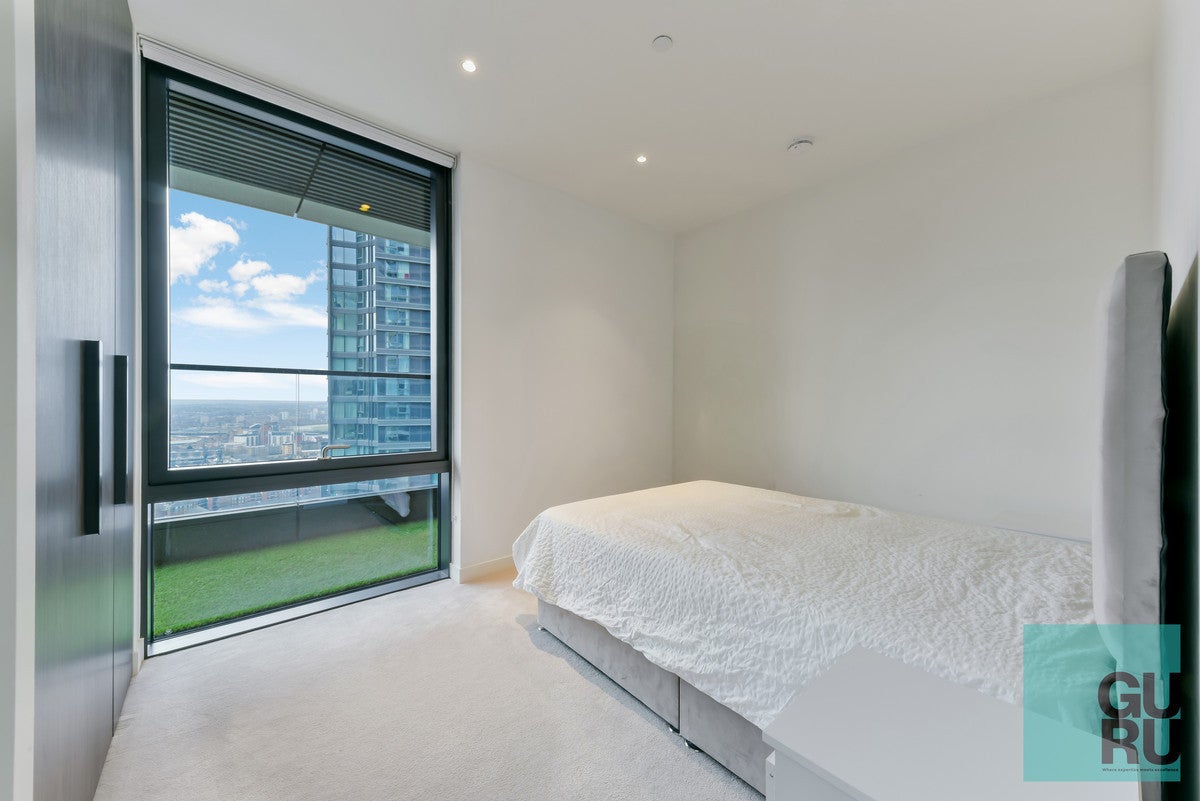 Flat Wards Place in London
