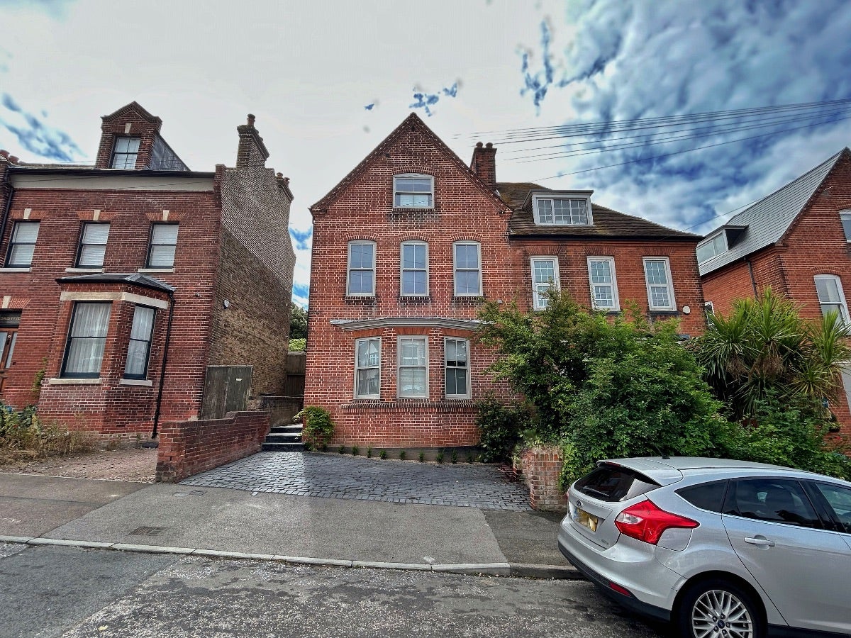 Flat Cliftonville Avenue in Thanet