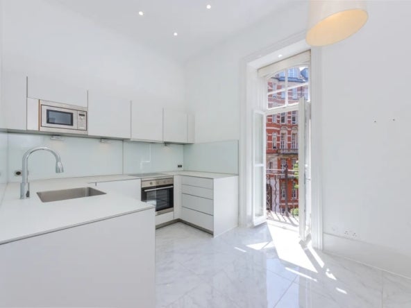 Flat Kensington Gore in City of Westminster