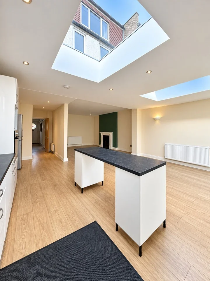 House Pendennis Road in Greater London