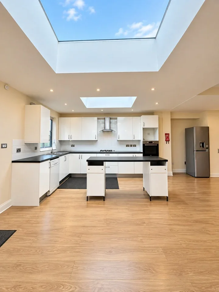 House Pendennis Road in Greater London