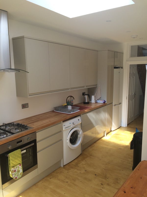 Room Bedford Road in Greater London