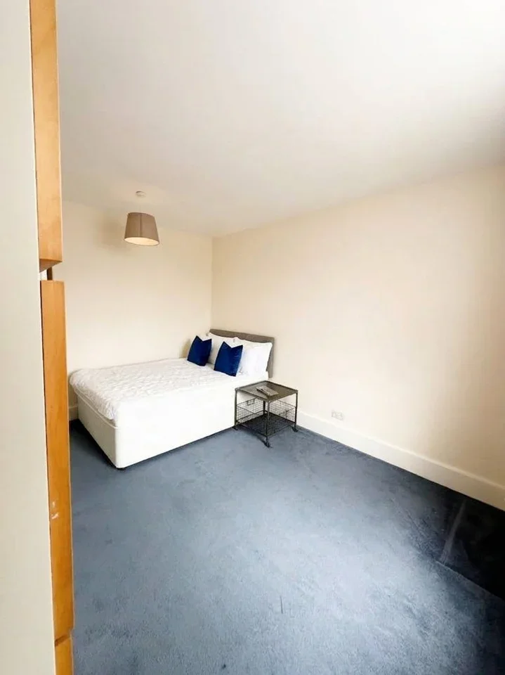 Room Boundaries Road in Greater London