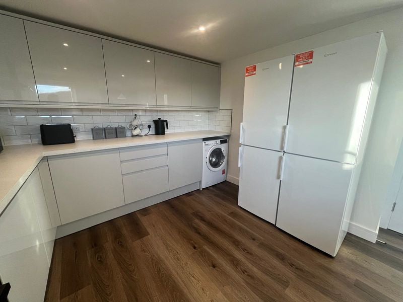 Flat Cleeve Wood Road in Bristol