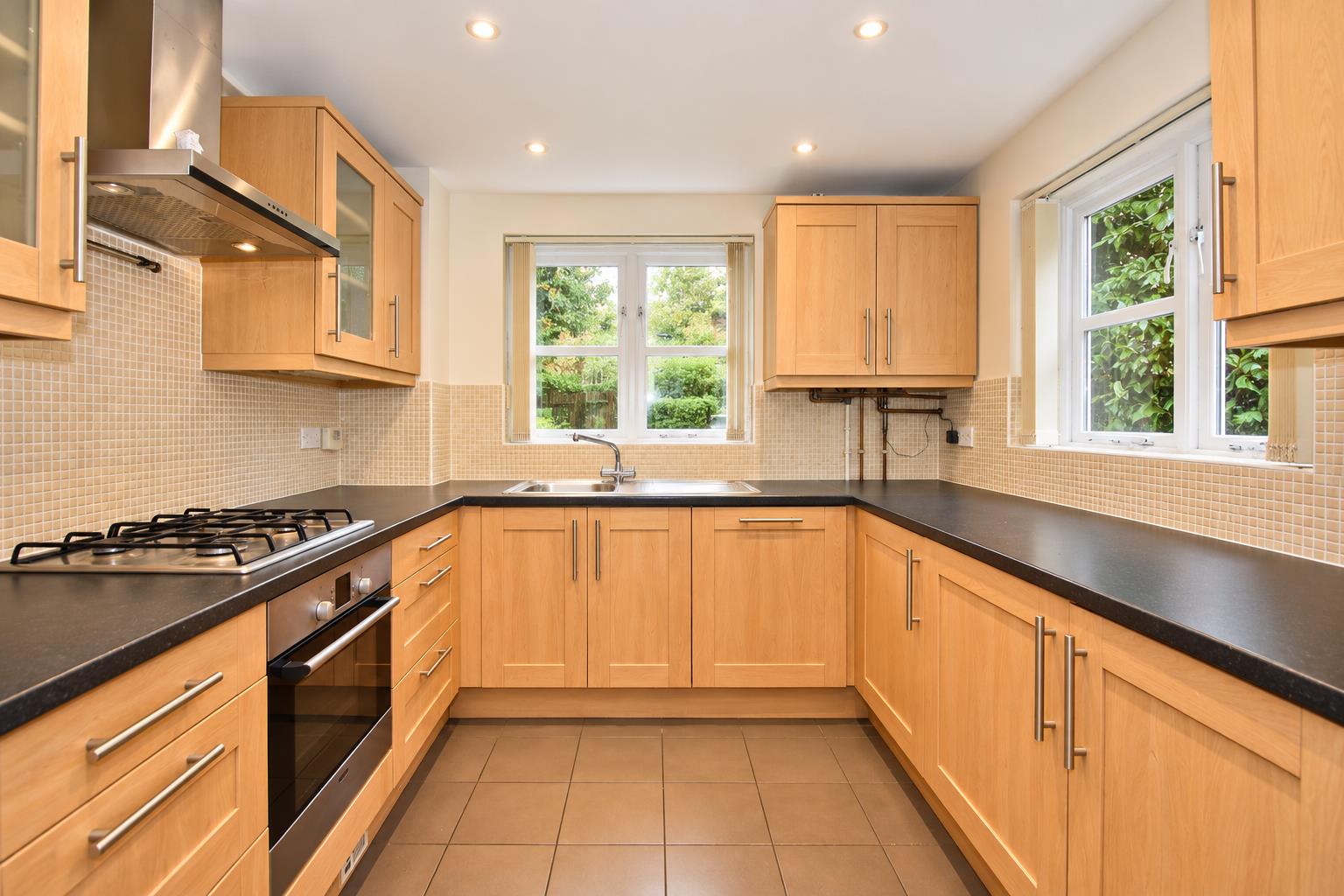Flat Ringley Avenue in Reigate and Banstead