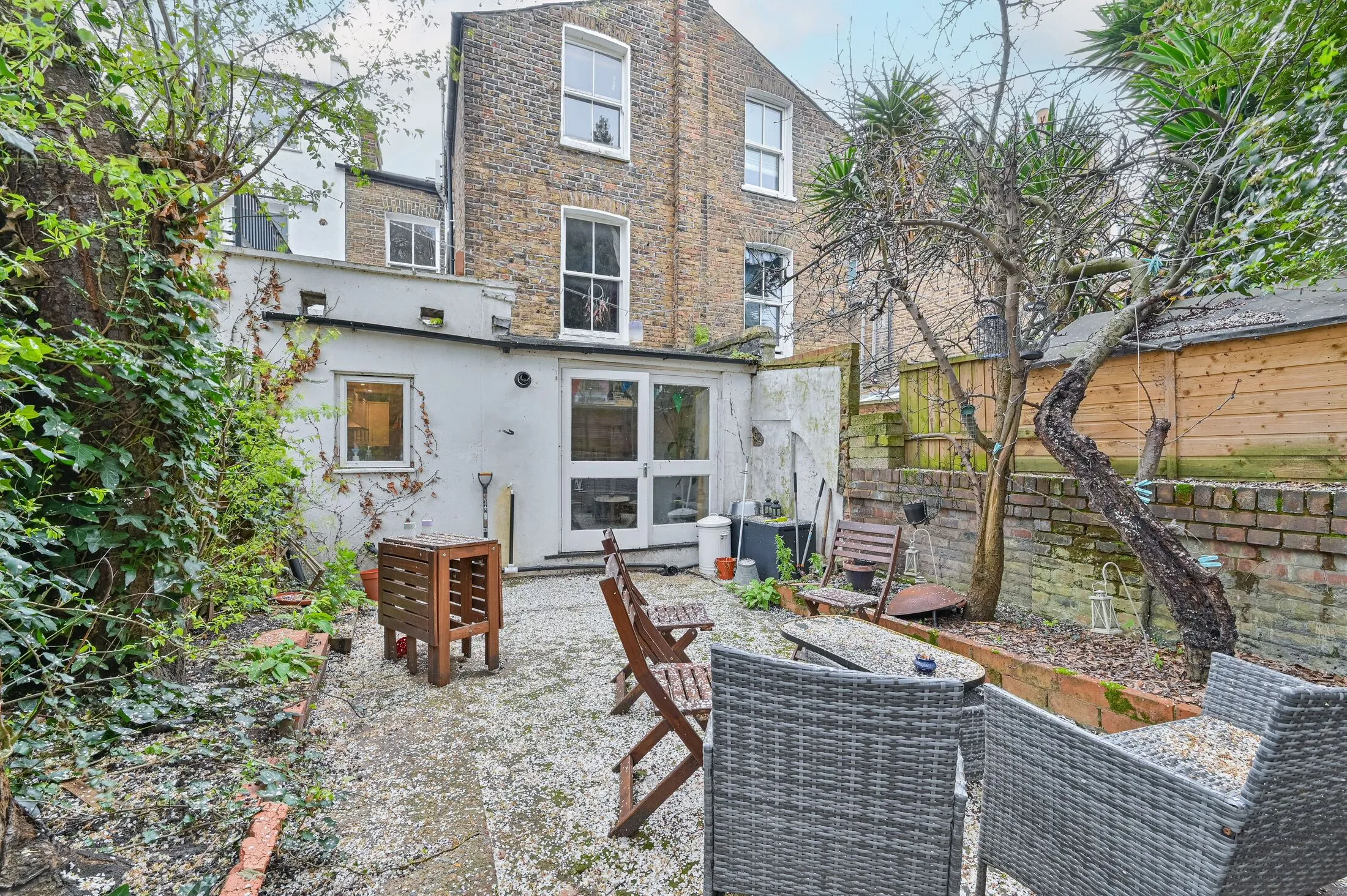House Dalberg Road in Greater London