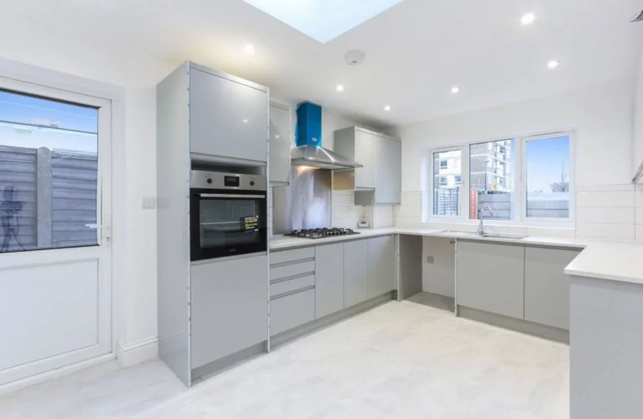 Room Cotford Road in Greater London