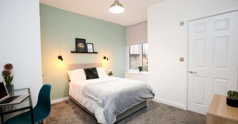 Room Carlton Road in Oxton Village