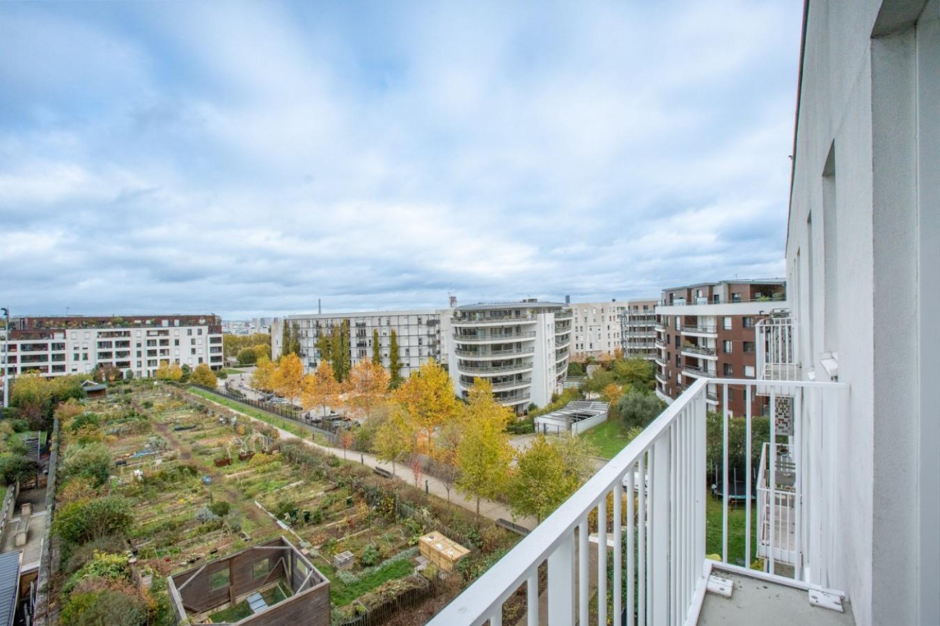 Flat Chemin du Colonel Arnaud Beltrame in Issy-les-Moulineaux