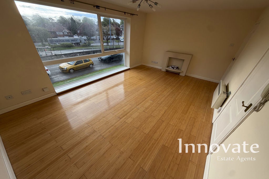 Flat Perry Hill Road in Sandwell