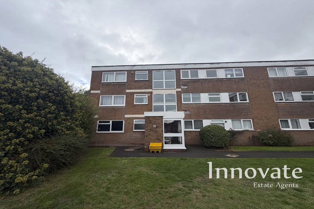 Flat Perry Hill Road in Sandwell