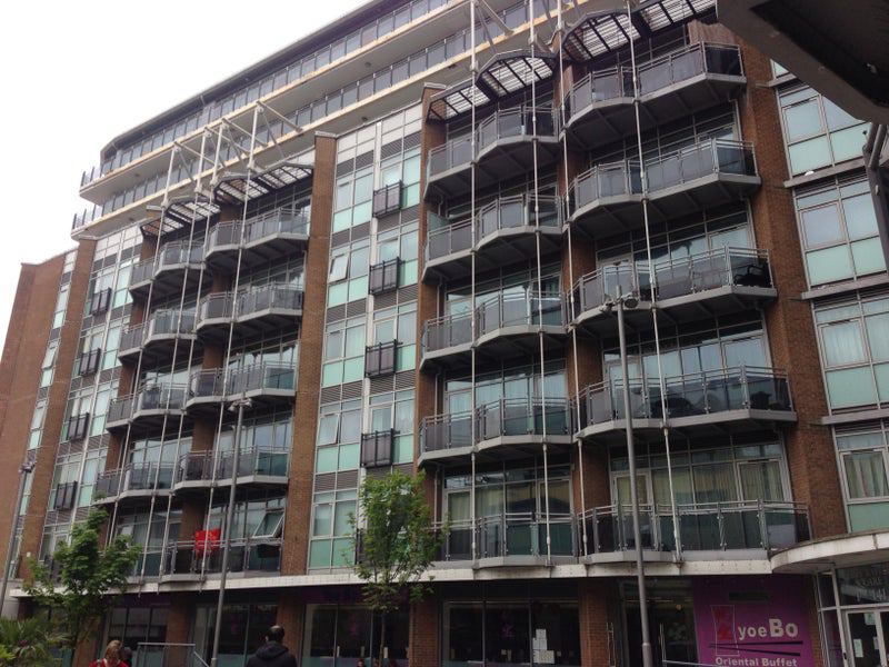 Flat Gerry Raffles Square in Greater London