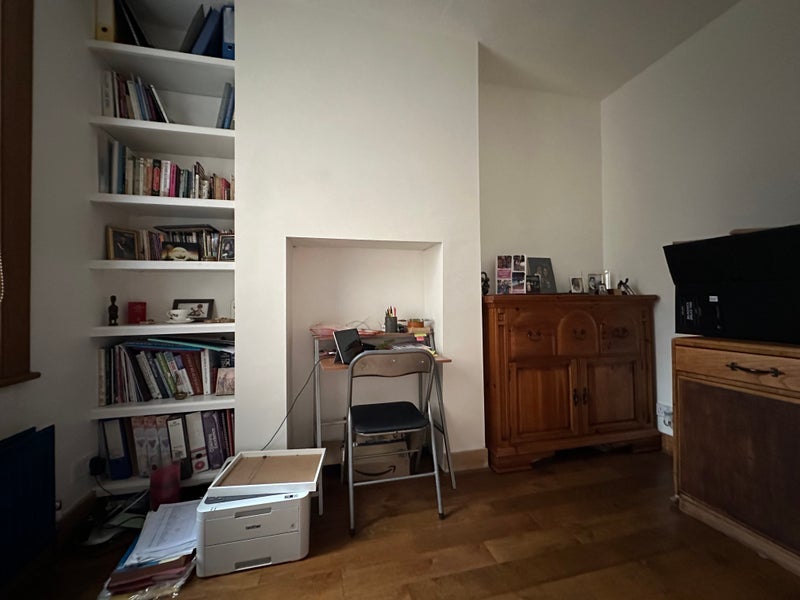 Room Asplins Road in Greater London