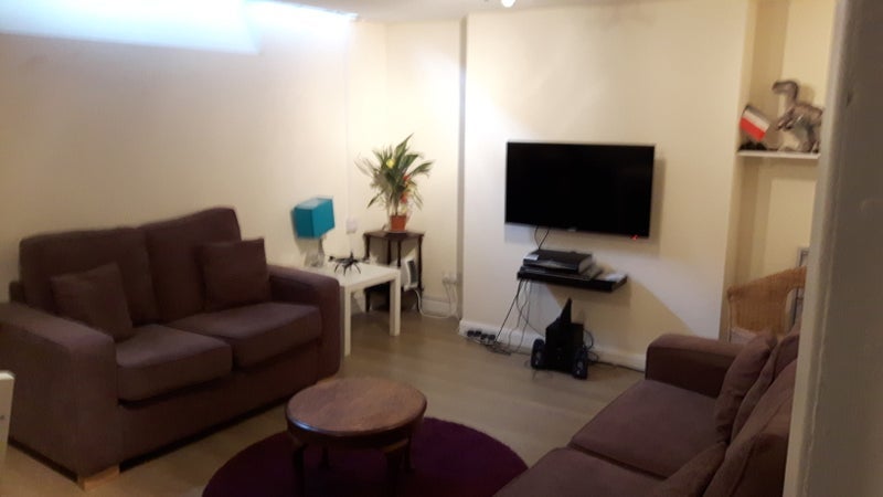 Room Wilton Way in Greater London
