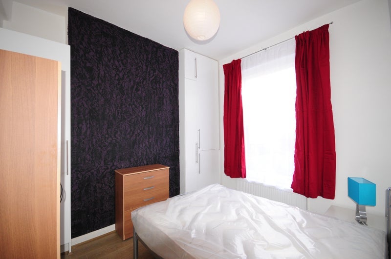 Room Wilton Way in Greater London