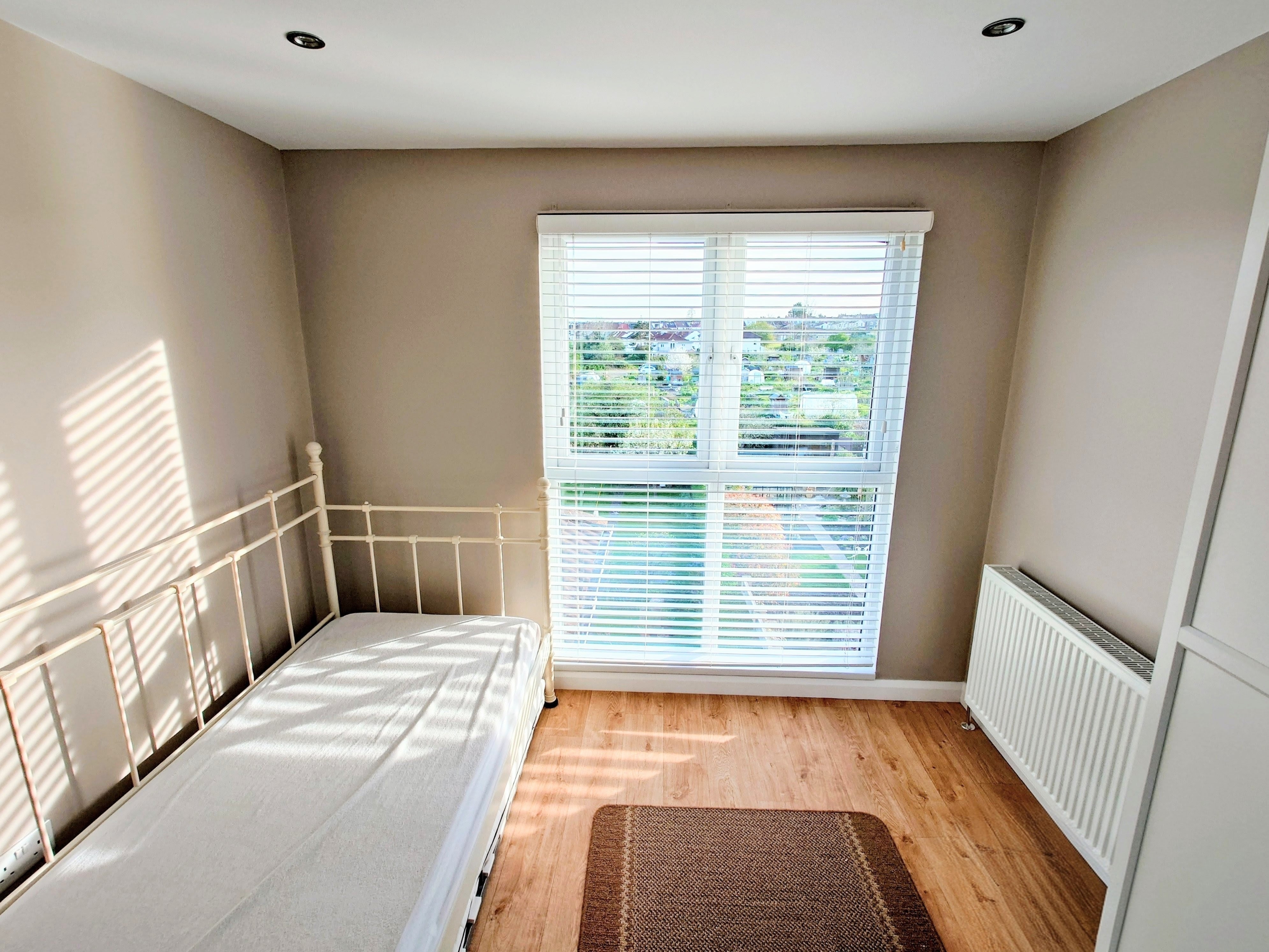 Flat Longmead Avenue in Bristol