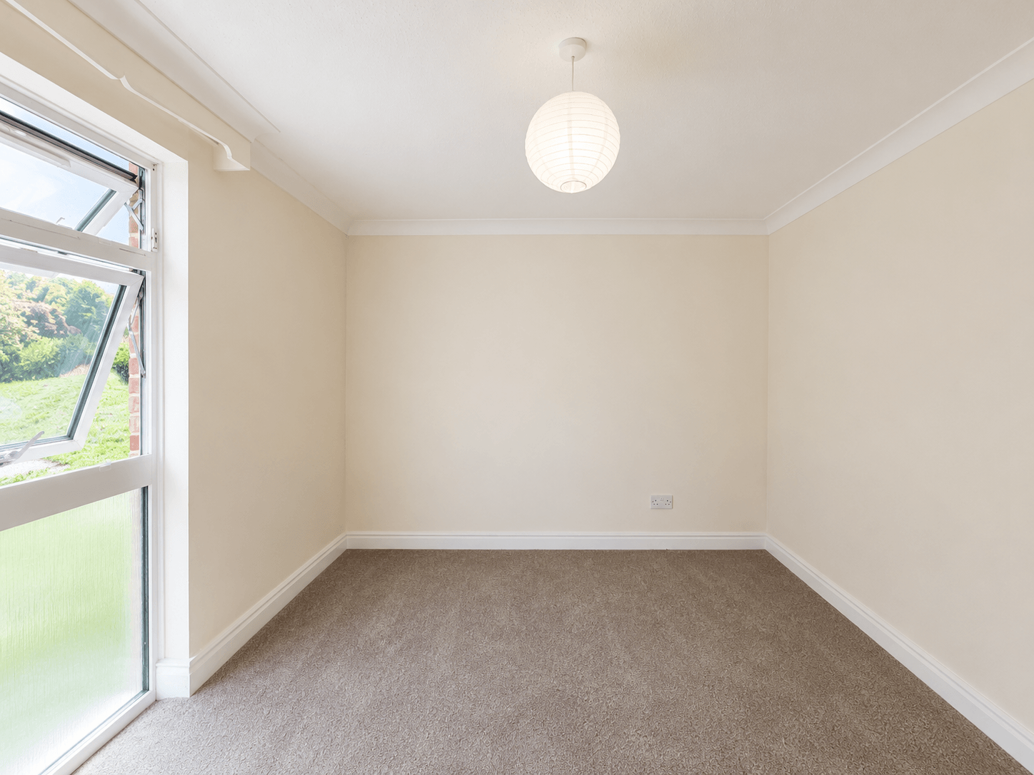 Flat Hopton Road in Stevenage