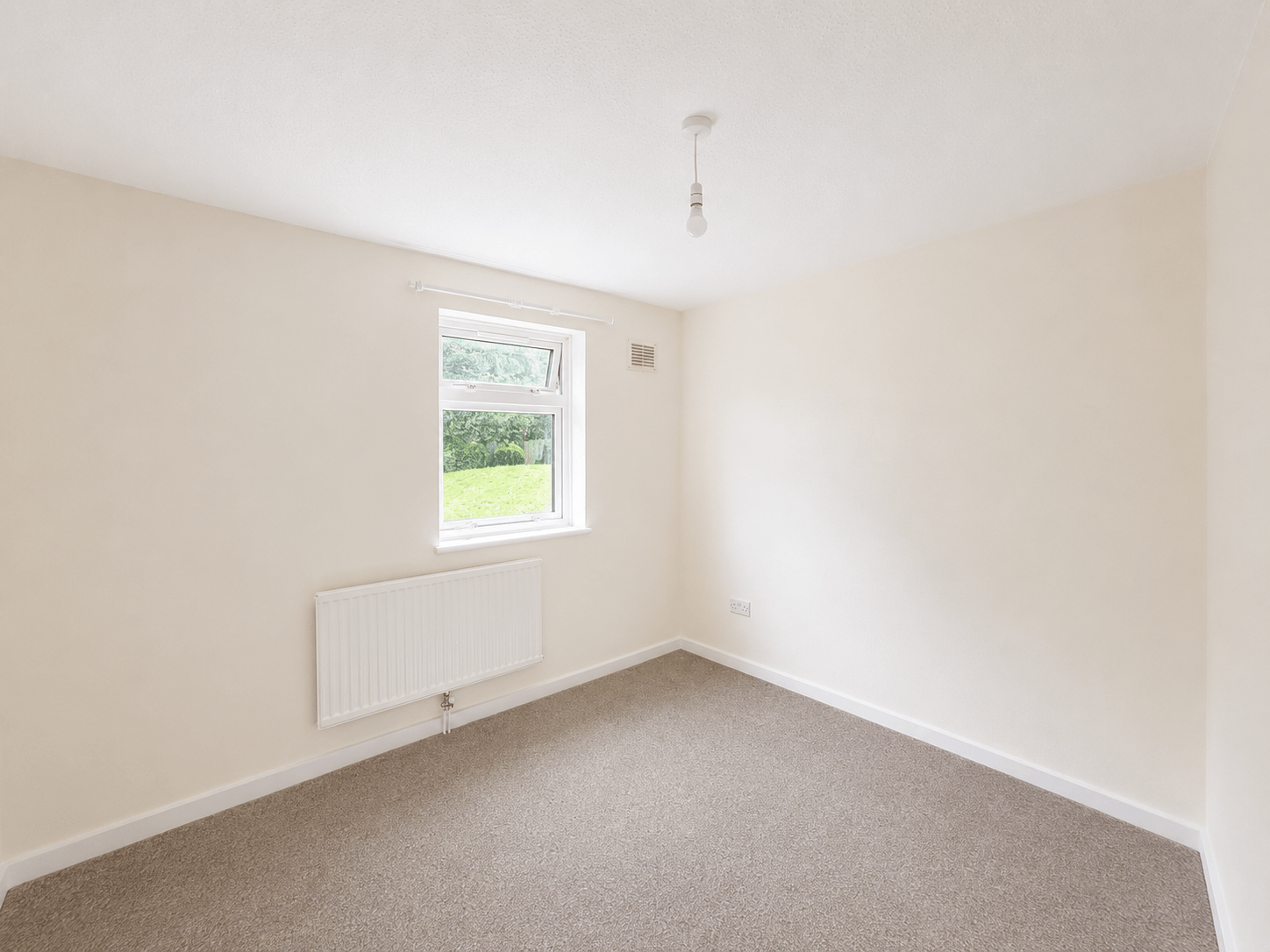 Flat Hopton Road in Stevenage