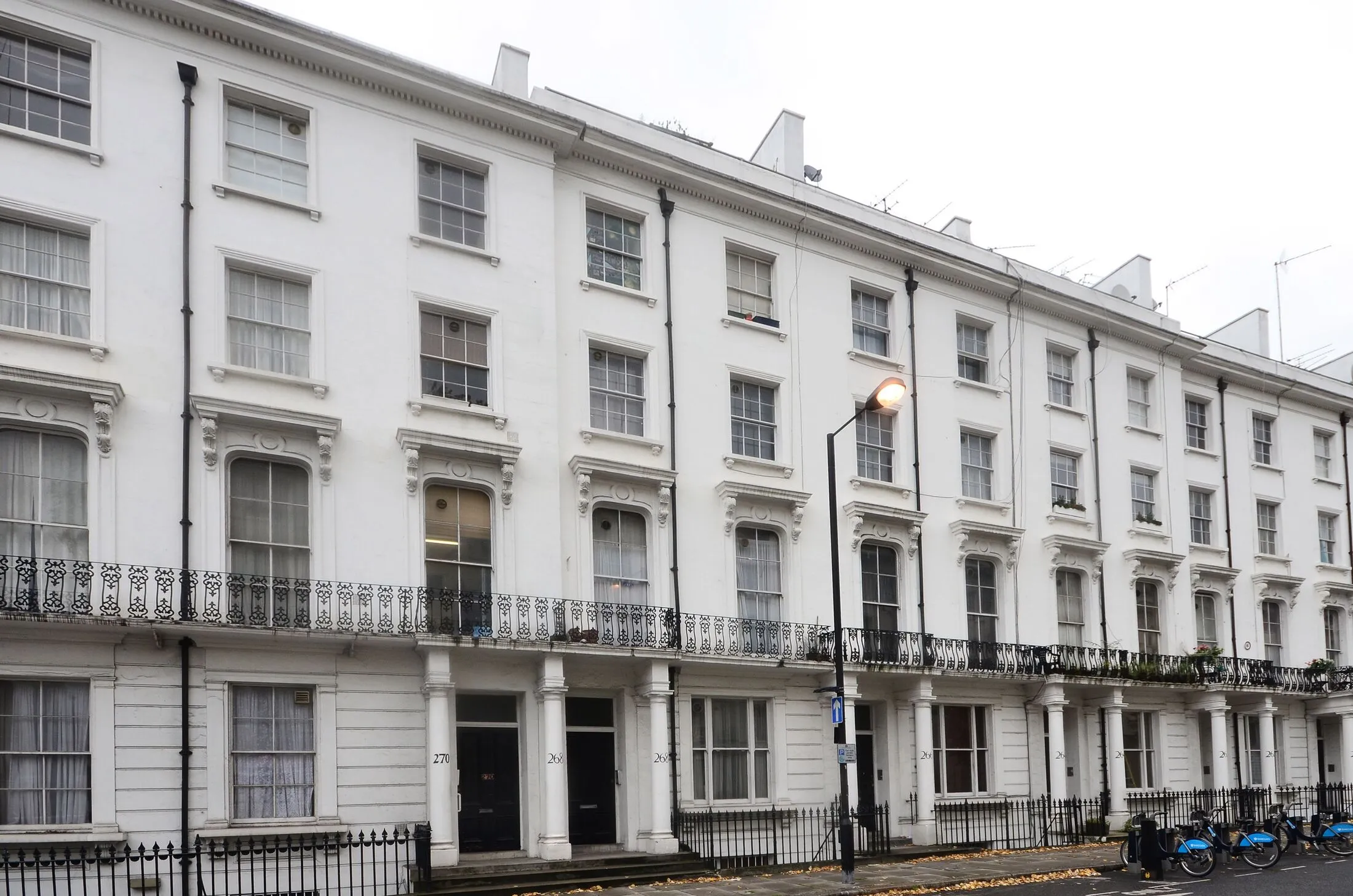 Flat Gloucester Terrace in City of Westminster