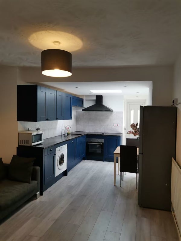 Room Birkin Avenue in Nottingham