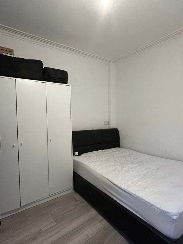 Room Birkin Avenue in Nottingham