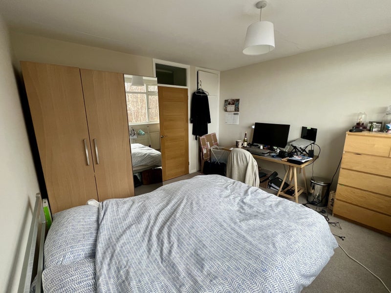 Room Carlton Drive in Greater London