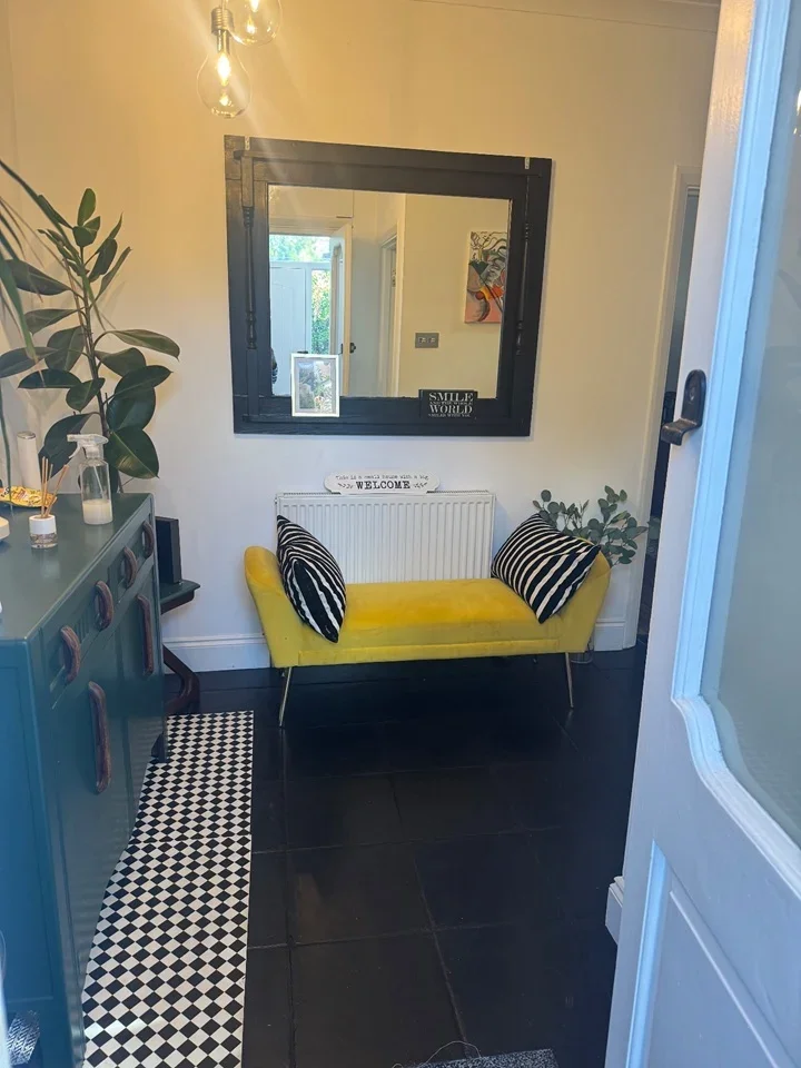 Room Bullsmoor Lane in Greater London