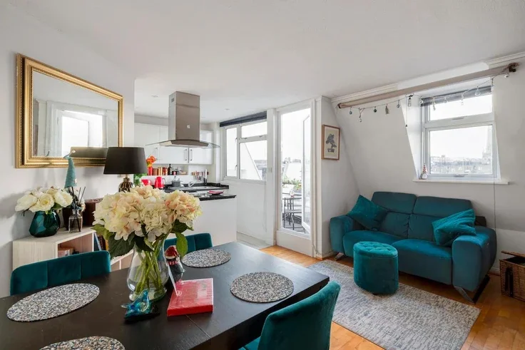 Flat Westbourne Terrace in City of Westminster