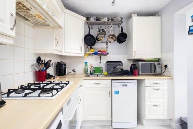 Room Wesley Avenue in Greater London